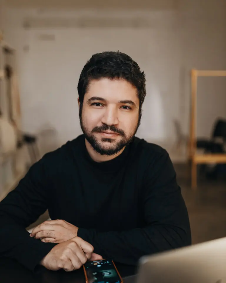 Lucas Cavalheiro, instrutor do curso Poder da Luz